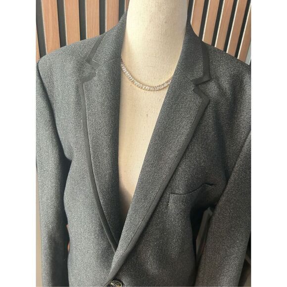 H&M men’s gray blazer with black accent around the collar size 40R - Picture 2 of 7